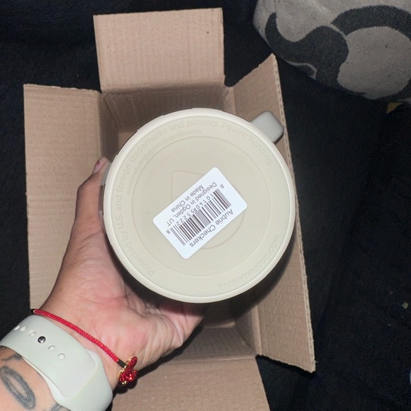 Checkered 40 oz HydroJug traveler - Picture 4 of 7